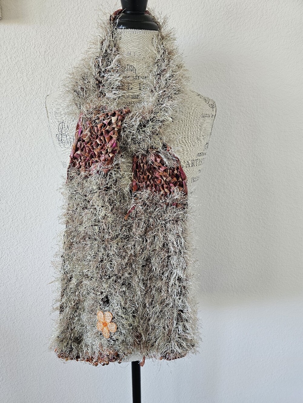 Vintage Y2K Hand Knitted Earthy Fuzzy Eyelash Yarn Scarf – Beige, Rust & Bronze